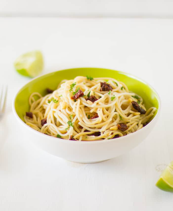 Lemon Garlic Spaghetti with Sundried Tomatoes | Jessica in the Kitchen