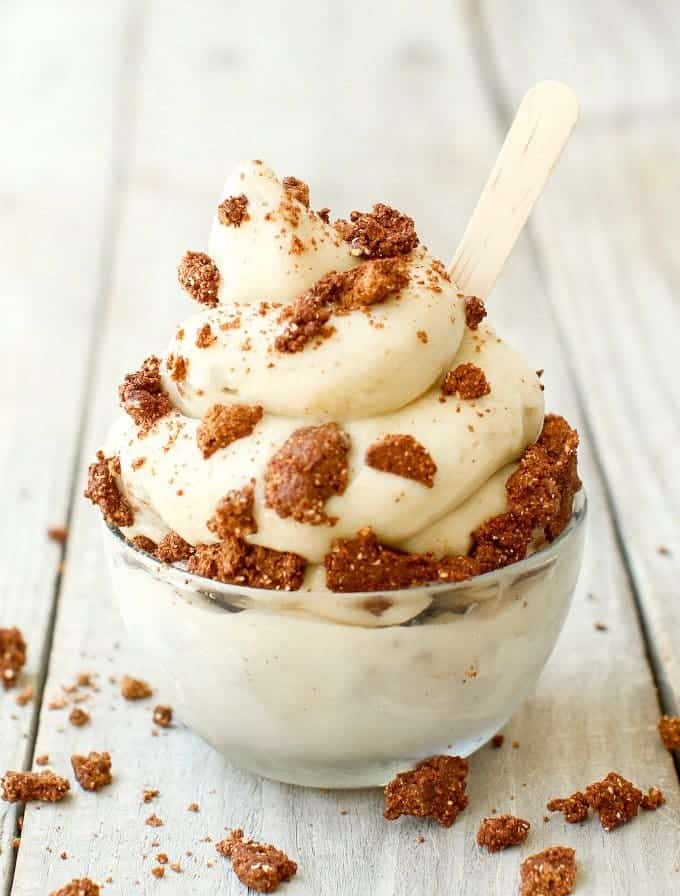 Cookies and cream blender ice cream in a glass bowl. 