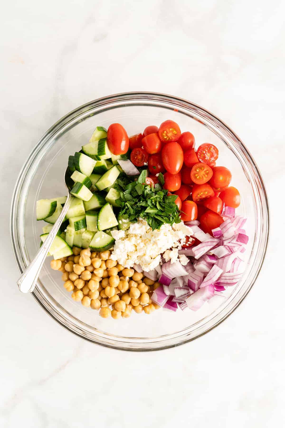 Vegetables for chickpea salad.