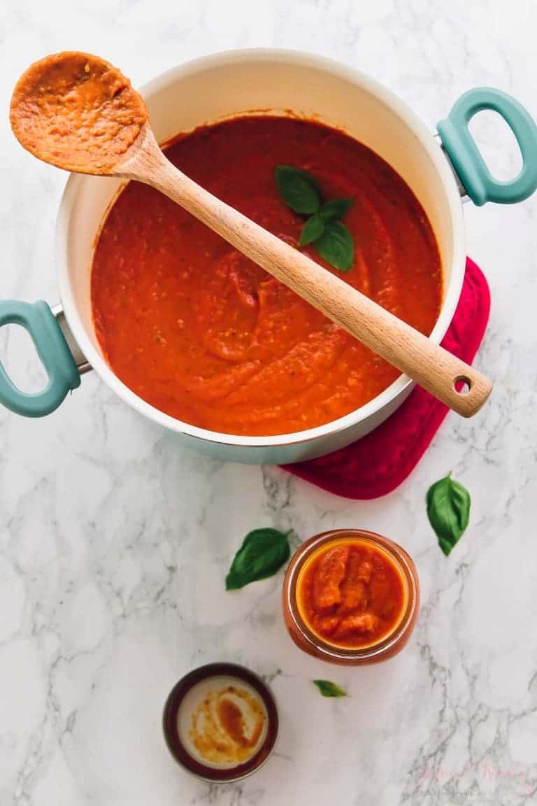 homemade-tomato-sauce-with-roasted-garlic-incredibly-easy