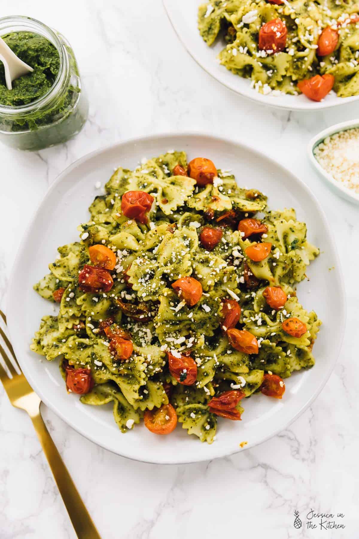 20 Minute Vegan Pesto Pasta - Jessica in the Kitchen