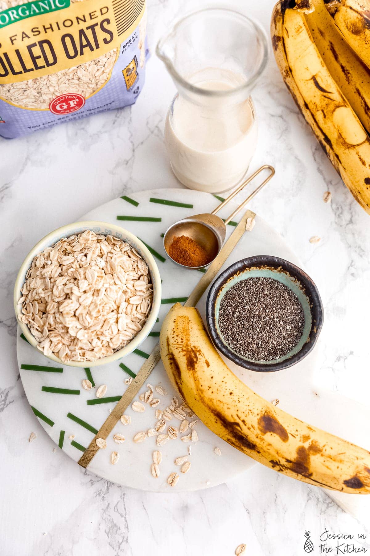 Banana Bread Overnight Oats - Lovely Delites