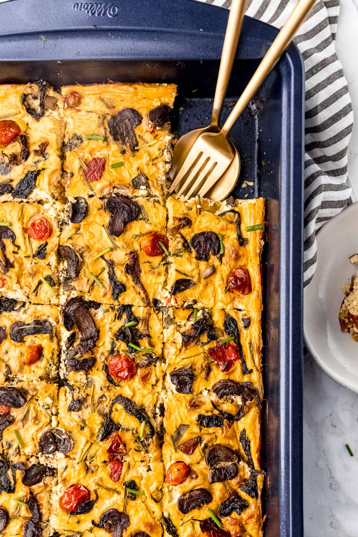 https://jessicainthekitchen.com/wp-content/uploads/2020/10/Vegan-Frittata-15.jpg