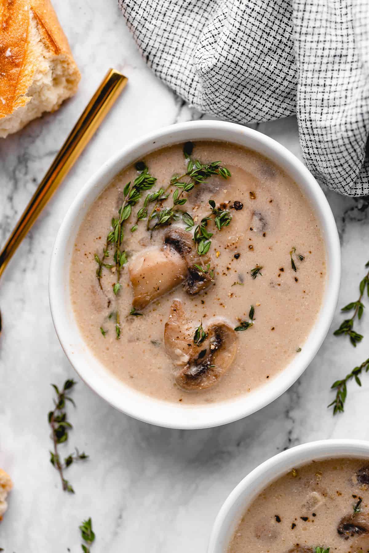 Creamy Mushroom Soup (Vegan & 8 Ingredients) - Jessica in the Kitchen
