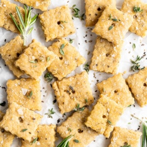 Vegan cheez-its with sea salt and rosemary