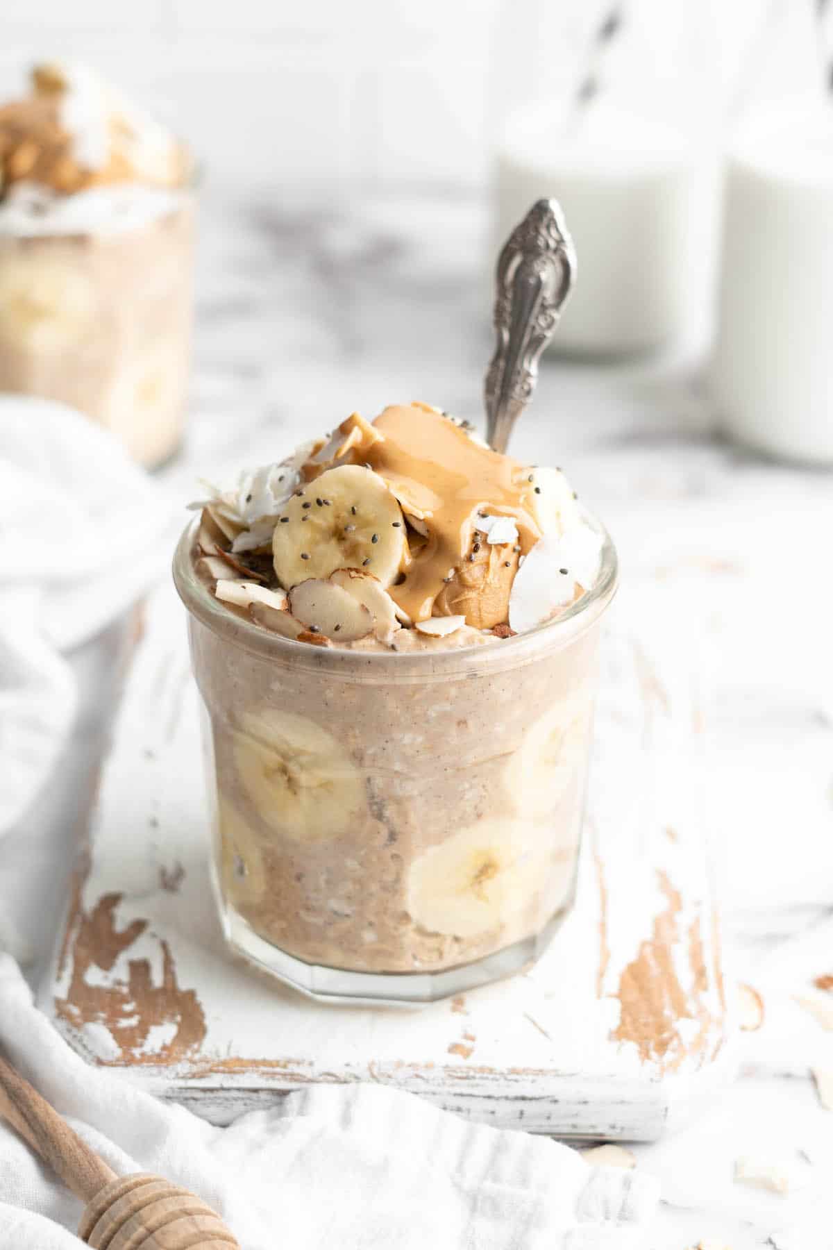 Healthy Peanut Butter Banana Overnight Oats