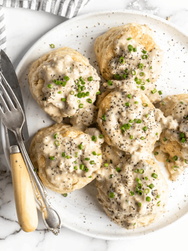 Biscuits and Gravy - Jessica in the Kitchen