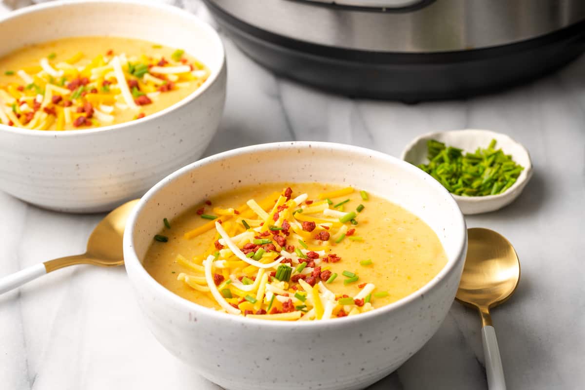 https://jessicainthekitchen.com/wp-content/uploads/2022/12/ip-creamy-potato-soup-13.jpg