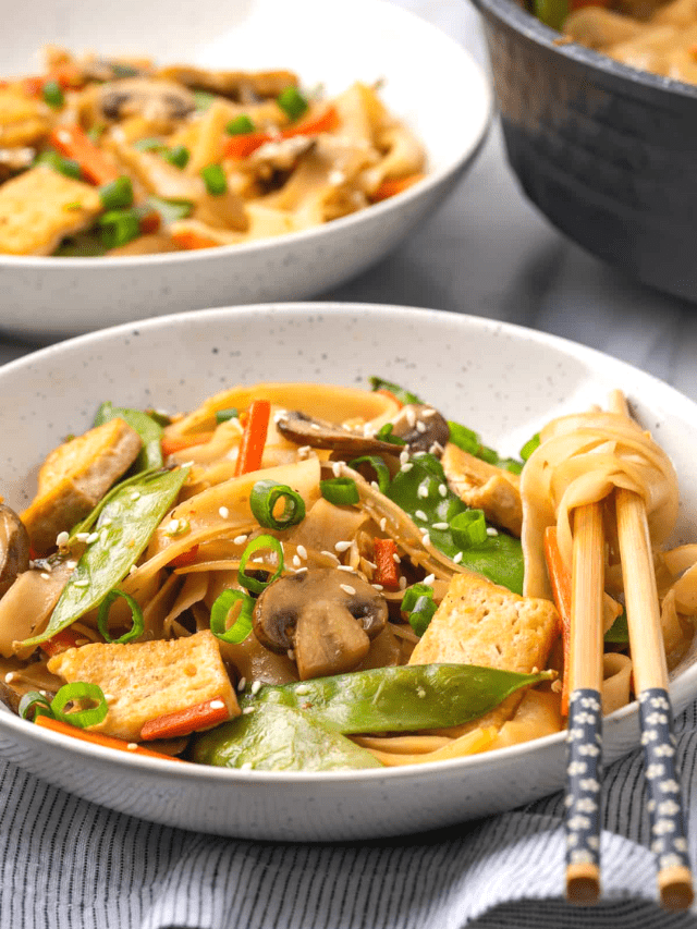 Healthy Chow Fun Noodles Jessica in the Kitchen