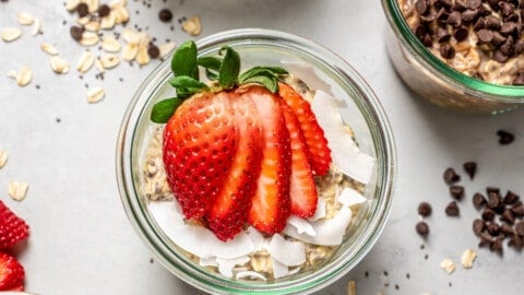 Strawberry Banana Overnight Oats - Hey Nutrition Lady