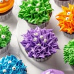 Multicoloured Halloween cupcakes with monsters - 9