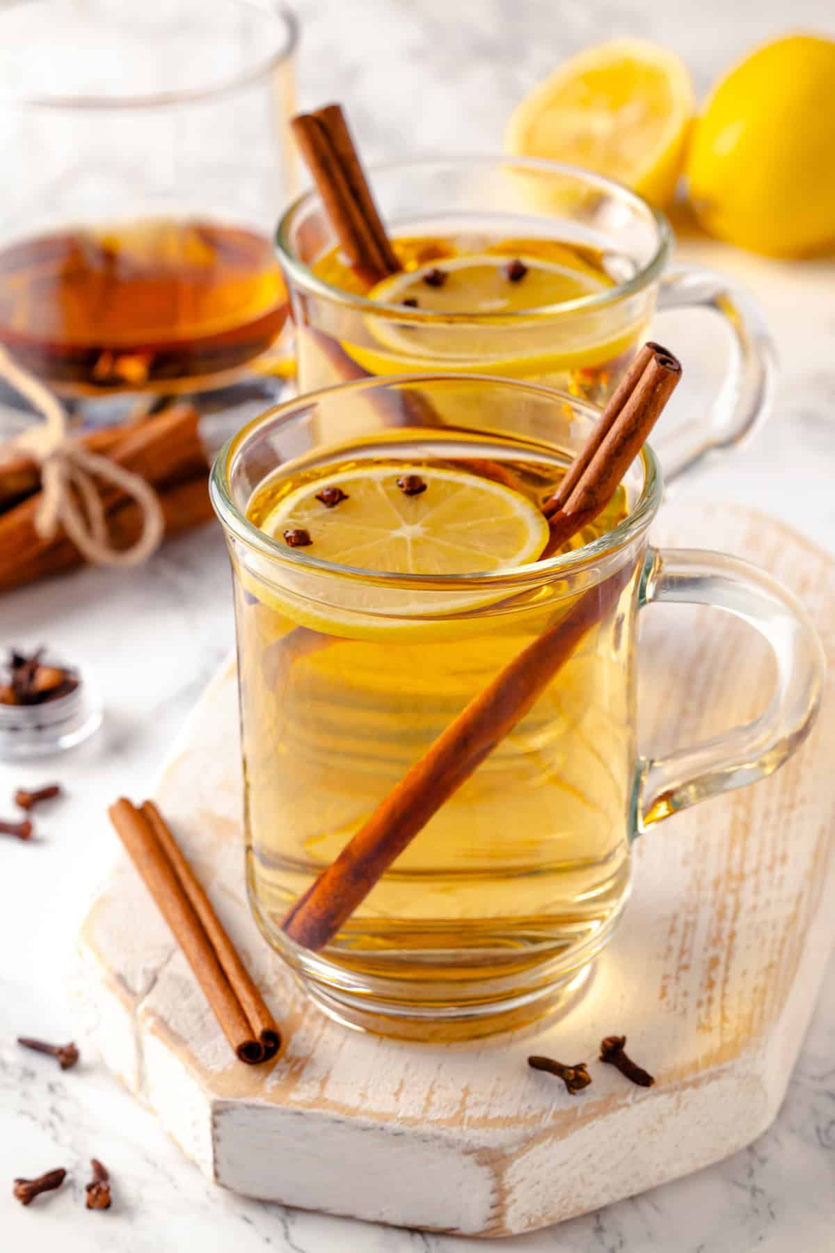 Two mugs of vegan hot toddy