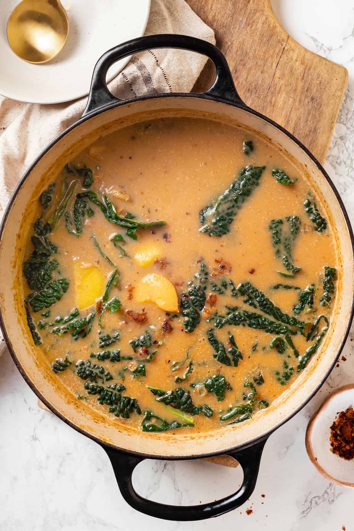 Overhead view of zuppa toscana in pot