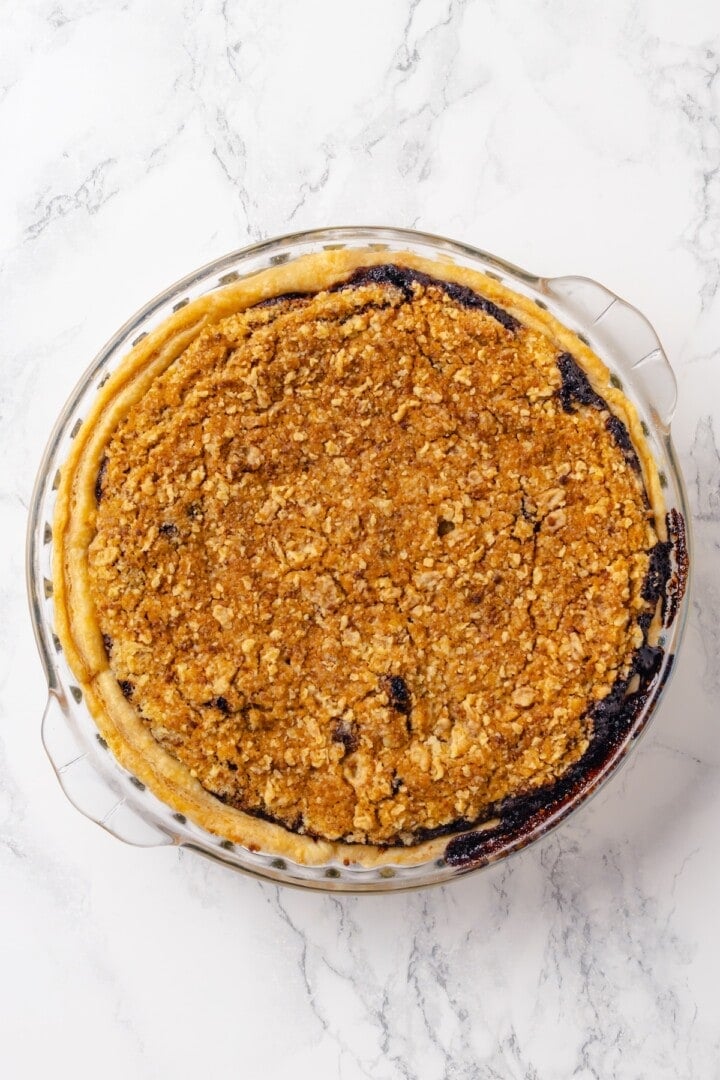 Baked vegan shoofly pie.