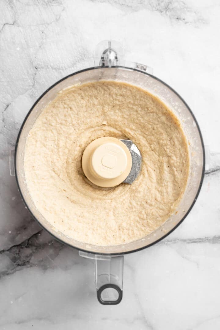 This cauliflower mash is made with roasted cauliflower and garlic for the ultimate sauvoury flavour, and coconut milk for a silky finish. Mashed cauliflower in a food processor.